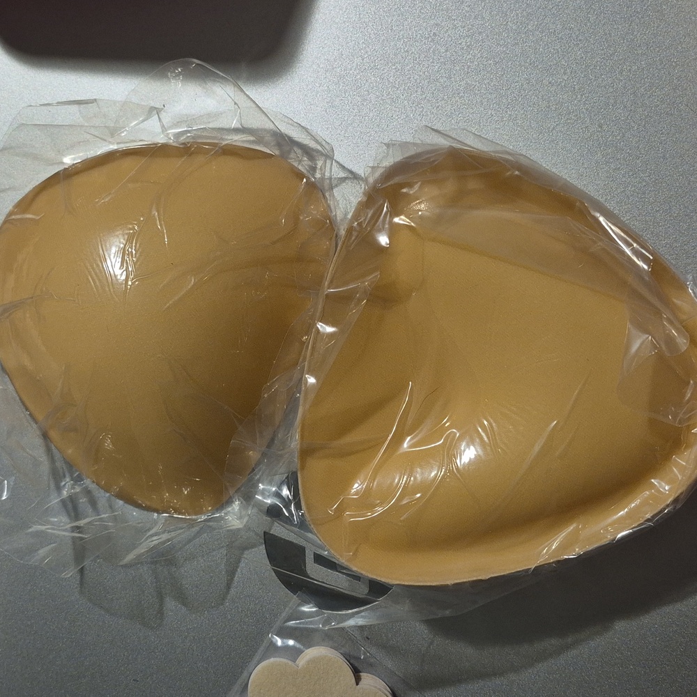 Sticky Bra - Picture 2 of 3